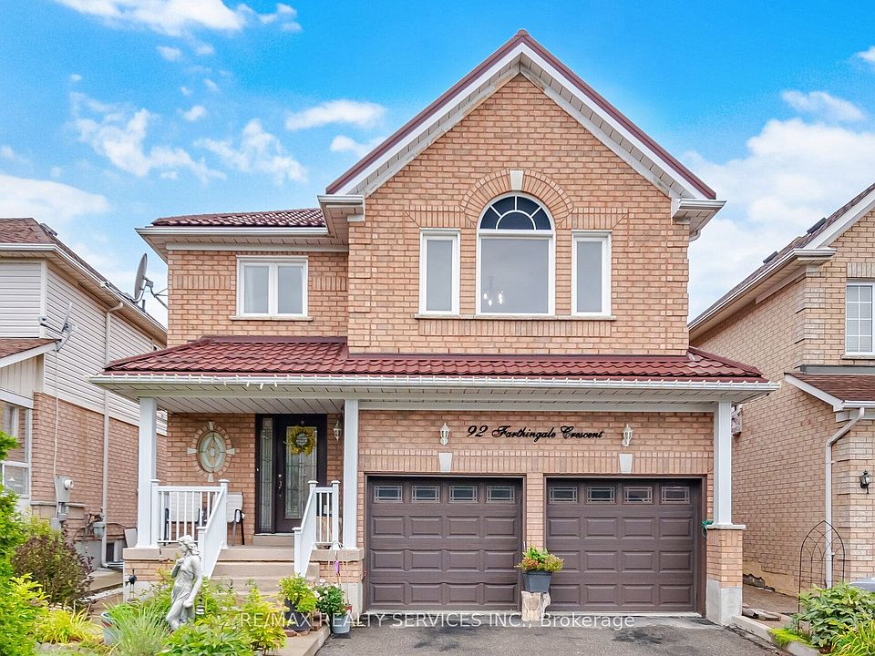 1st image of 92 Farthingale Cres