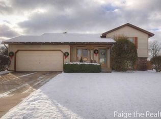 5943 Appleview Dr SE, Kentwood, MI
