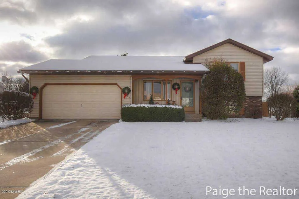 5943 Appleview Dr SE photo 1