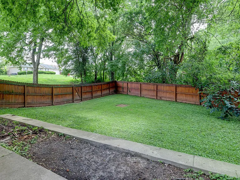 3253 N Senseney Cir — Photo 23