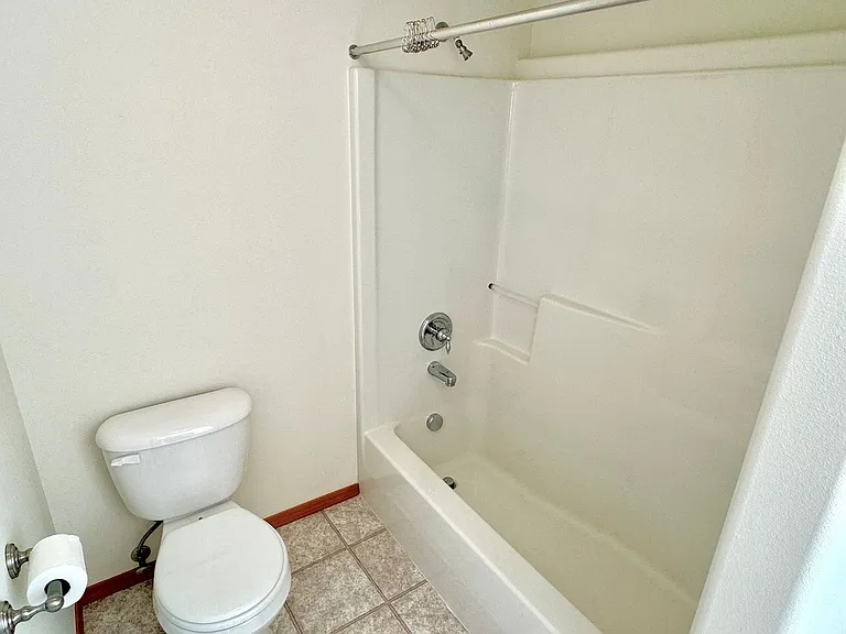 8702 NE Glisan St — Photo 20