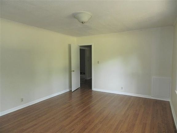 2nd image of 205 Halliburton St