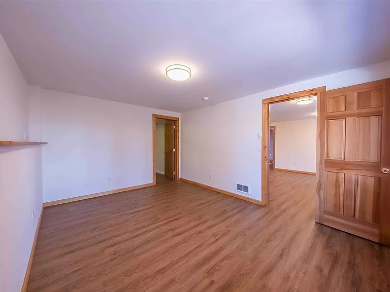 34087 Warren Ln — Photo 7