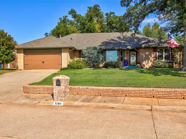 1209 Pine Oak Cir, Edmond, OK 73034