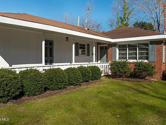 3rd image of 112 Park Dr