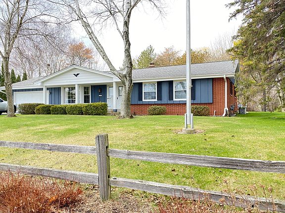 2nd image of 11317 N Saint James Ln