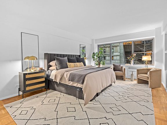 5th image of 110 E 57th St #4E