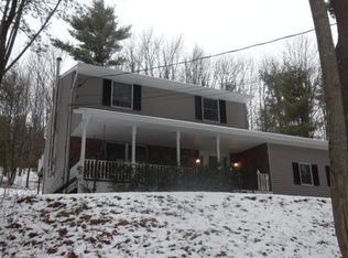 221 Meeker Rd, Vestal, NY 13850