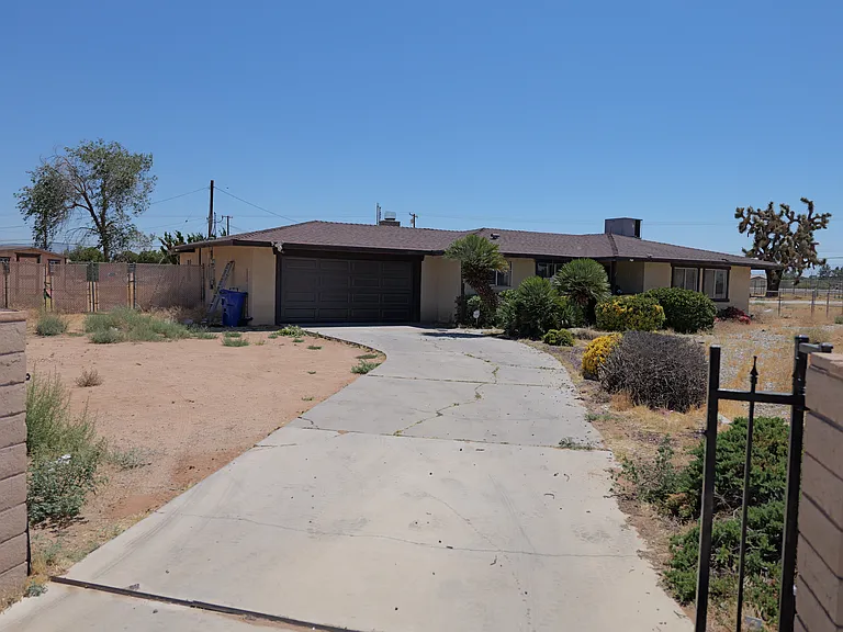 20997 Pine Ridge Ave #1 — Photo 20