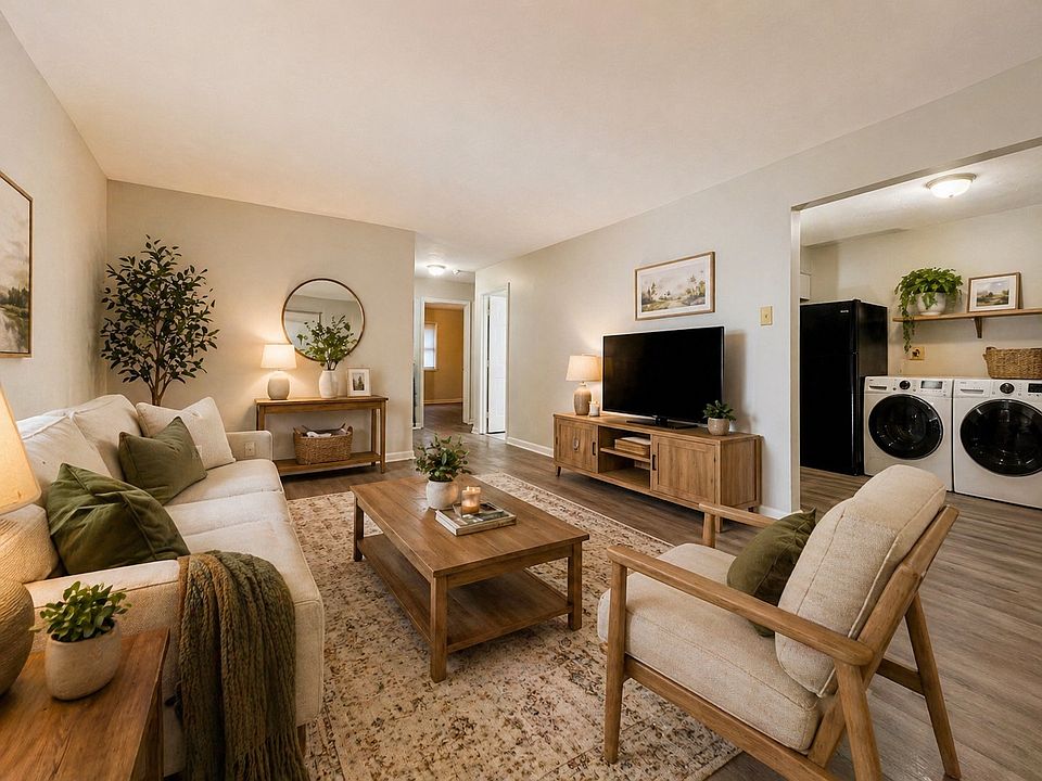 1st image of 125 E Walnut St #29