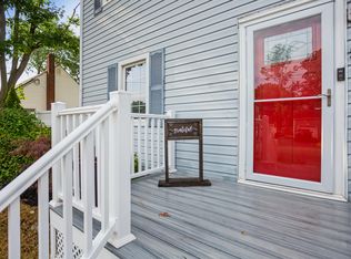 5 High St, Sayville, NY 11782