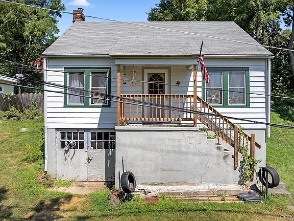 2nd image of 4 Tamsen Ln