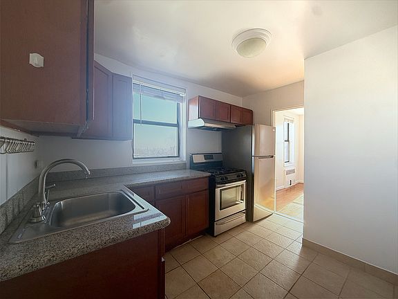 3rd image of 8646 Fort Hamilton Pkwy APT 5C