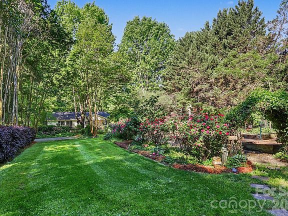 2nd image of 10112 Idlewild Rd