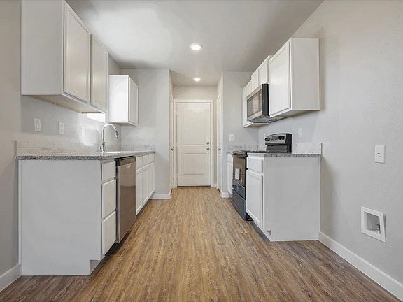 5th image of 515 E 31st St