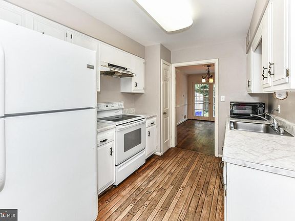 5th image of 2050 Hopewood Dr