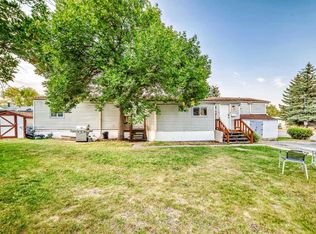 17 Burroughs Pl NE, Calgary, AB T1Y 6K5