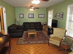 4th image of 604 Tanglewood Dr
