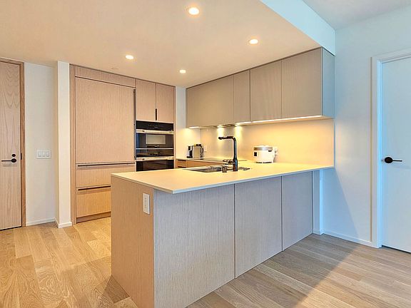 3rd image of 333 Ward Ave #2002
