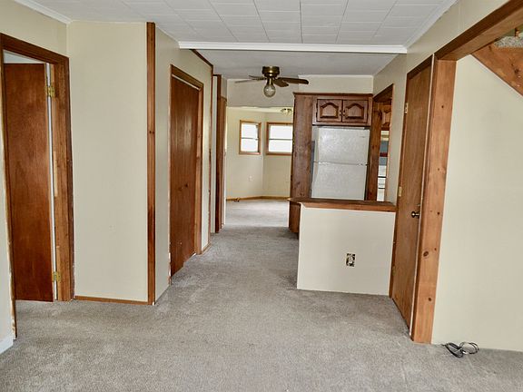 3rd image of 126 Pine St