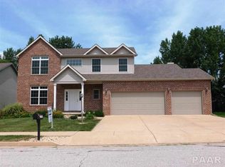 1919 Forestglen Dr, Peoria, IL 61615