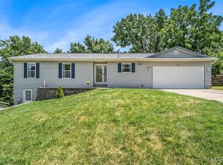 2004 Sunswept Ln, High Ridge, MO 63049