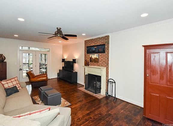 4th image of 7001 Foxglove Dr