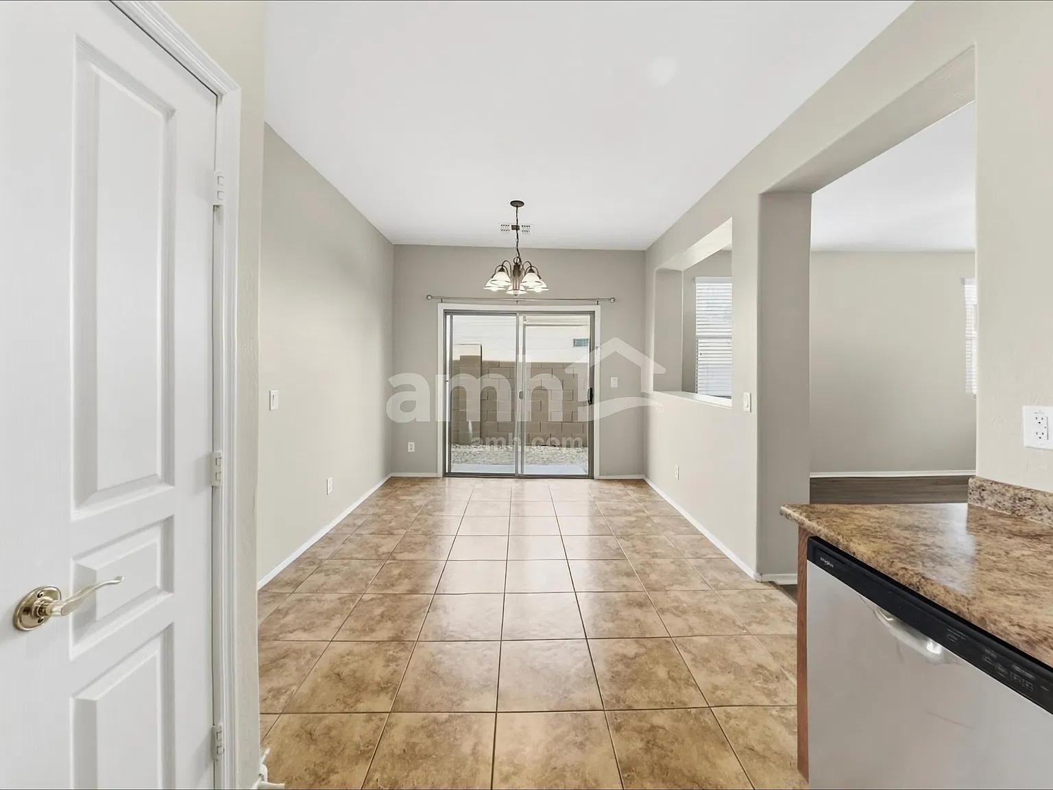 3 bed, 2.5 bath, 1550 sqft, $2,180 — Photo 4