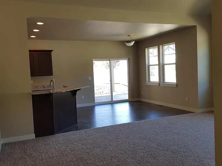 1738 Skylar Ct — Photo 9