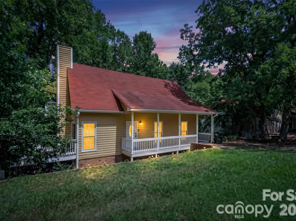 4066 Triton Dr, Tega Cay, SC 29708