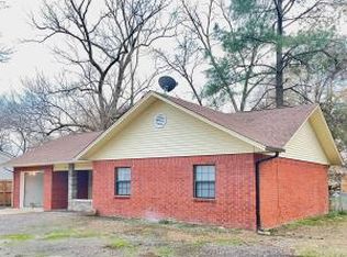 415 W 5th St, Russellville, AR 72801