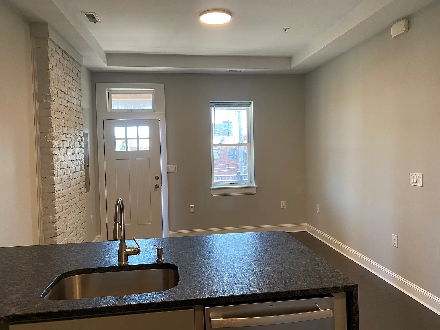 2 bed, 783 sqft, $1,600 — Photo 3