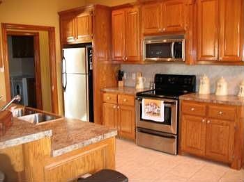 2nd image of 10 SW Riverbend Dr
