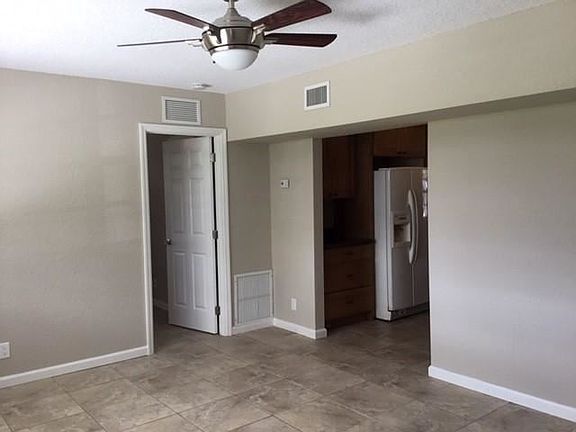 5th image of 3883 Pensacola Dr