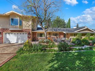 1074 Hillcrest Dr, Upland, CA 91784