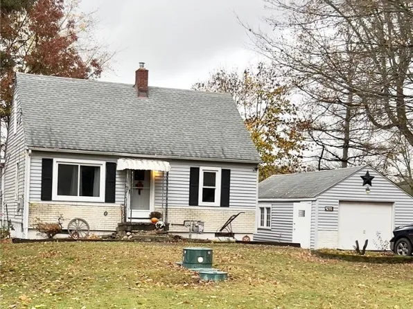 4231 Erma Rd, Barberton, OH 44203