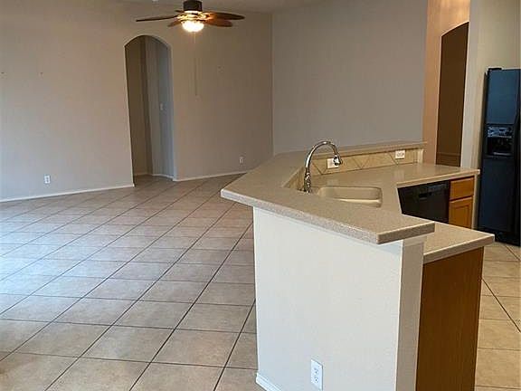 2nd image of 4401 Santa Sofia St