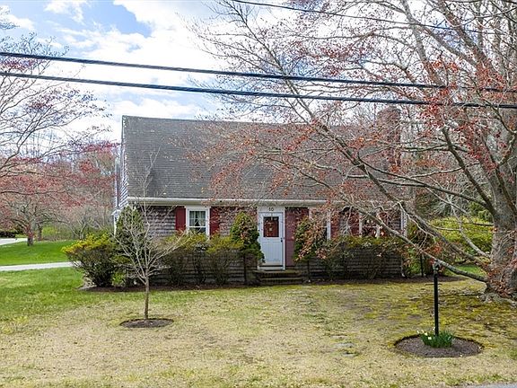 4th image of 10 Old Mattapoisett Neck Rd