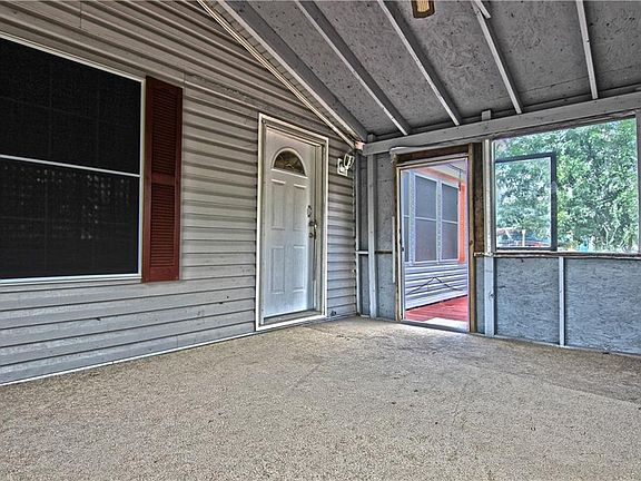 3rd image of 3350 Shady Creek Cir