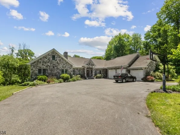 5 Tanners Brook Rd, Chester Twp., NJ 07930