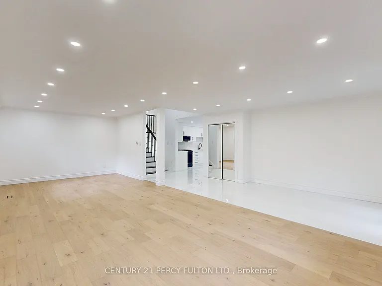 78 Agincourt Dr #MAIN 2ND — Photo 5