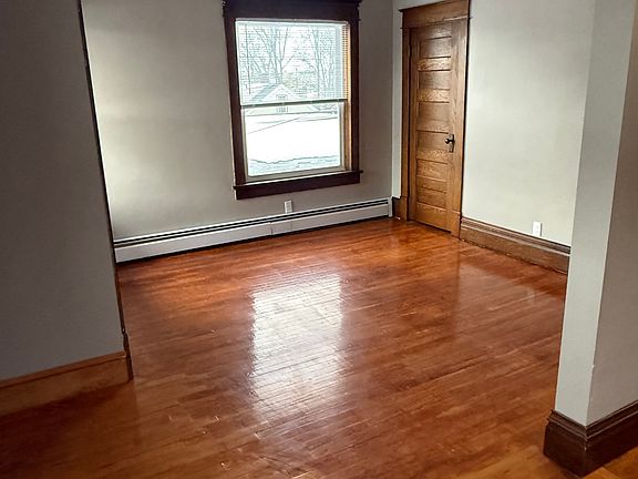 4th image of 320 7th Ave E Unit 1