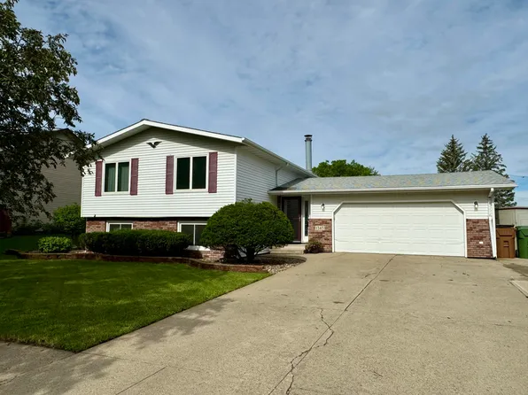 1345 Arizona Ave SW, Huron, SD 57350