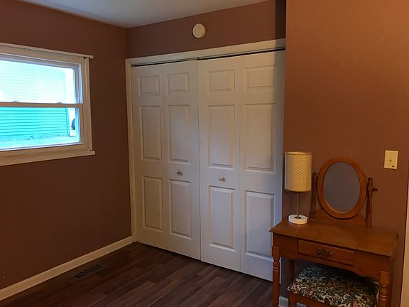 5th image of 27 Broughton Dr