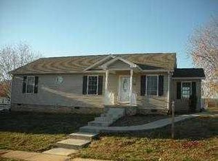 418 6th St, Shenandoah, VA 22849