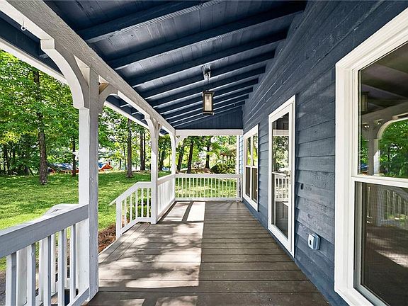 4th image of 250 Lancaster Cir
