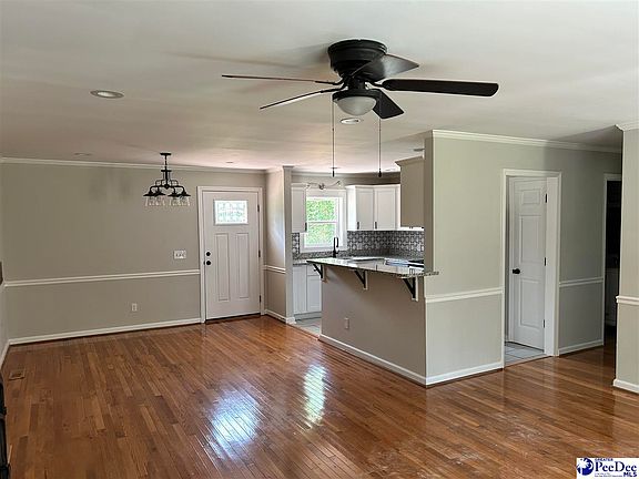 3rd image of 1037 Wellington Dr
