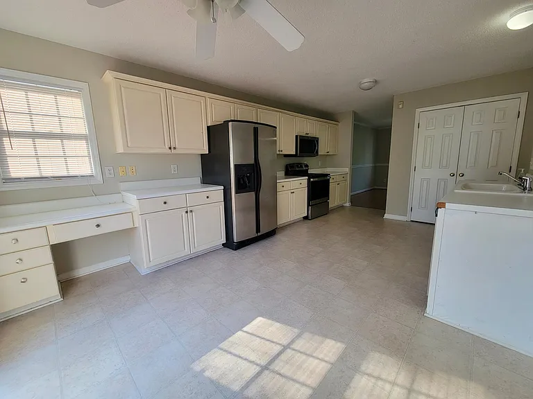 709 Cattail Cir — Photo 5