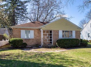 2325 Illinois Rd, Northbrook, IL