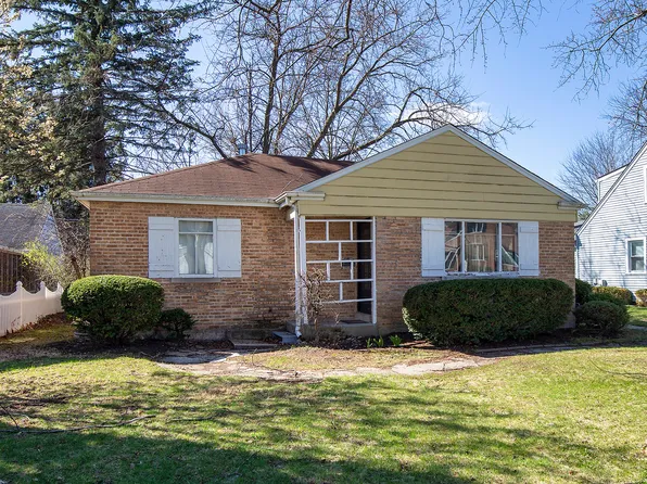 2325 Illinois Rd, Northbrook, IL 60062